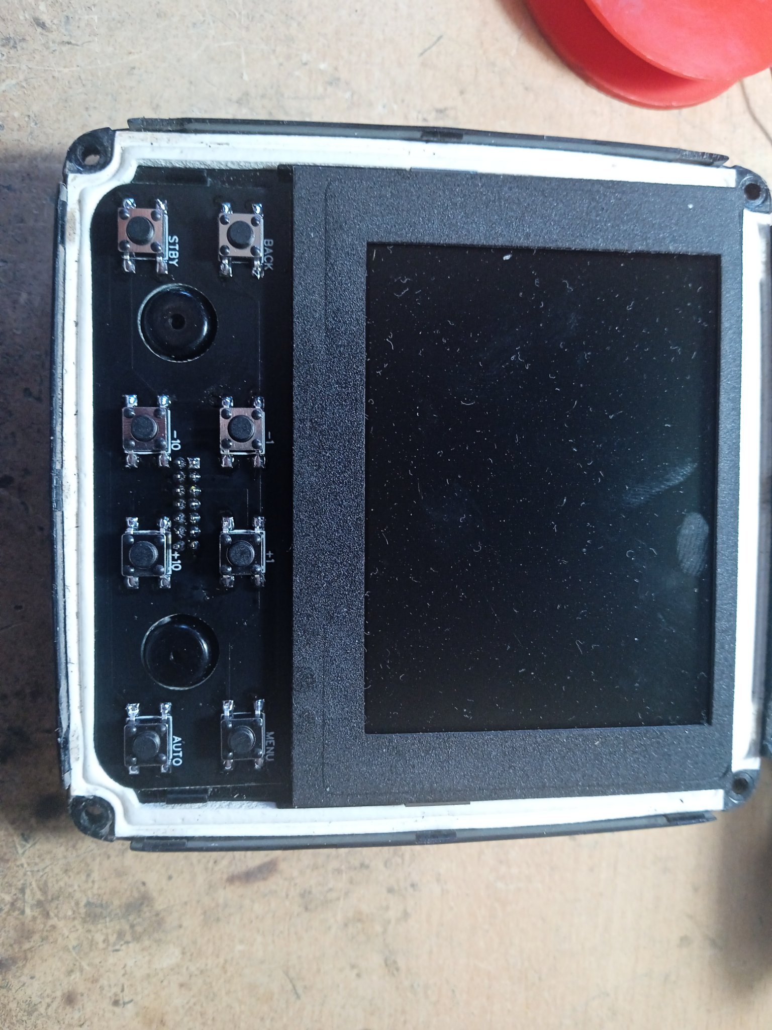 Raymarine I70 and P70 devices with faulty pushbutton boards